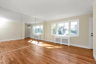 241 Phyllis Dr, Lindenhurst, NY 11757 - Photo 5