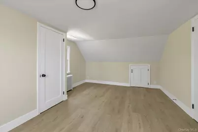 241 Phyllis Drive, Lindenhurst, NY 11757 - Photo 15