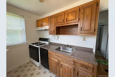 263-45 73rd Avenue #2nd Floor, Glen Oaks, NY 11004 - Photo 1