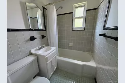 263-45 73rd Avenue #2nd Floor, Glen Oaks, NY 11004 - Photo 7
