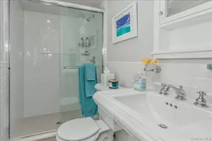 15 Gardners Ln, Hampton Bays, NY 11946 - Photo 19