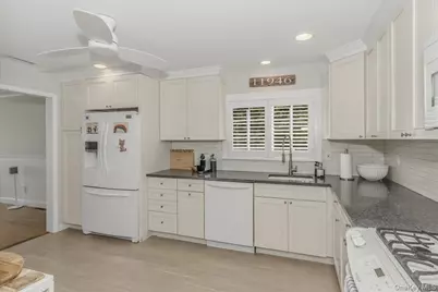 15 Gardners Lane, Hampton Bays, NY 11946 - Photo 9