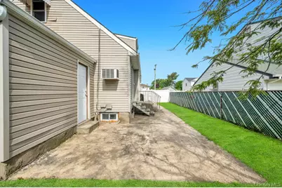 1050 Stewart Avenue, Bethpage, NY 11714 - Photo 31