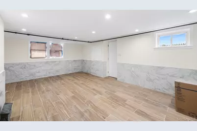 414 Beach 48th Street, Far Rockaway, NY 11691 - Photo 17