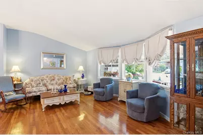33 Fraternity Lane, Stony Brook, NY 11790 - Photo 7