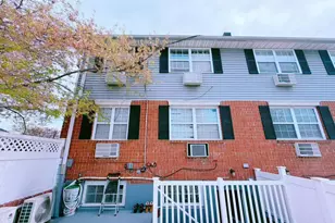 82-96 Country Pointe Cir, Queens Village, NY 11427 - Photo 3