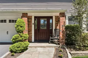 17 Erita Ln, Smithtown, NY 11787 - Photo 3