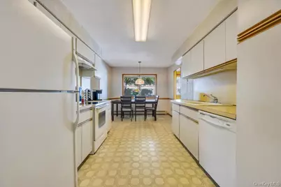 18 Columbine Lane, Kings Park, NY 11754 - Photo 19