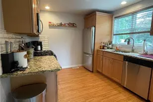39 Laurel, Patchogue, NY 11772 - Photo 5