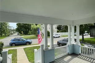 39 Laurel, Patchogue, NY 11772 - Photo 3