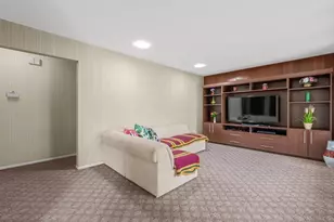 12 Joyce Ln, Commack, NY 11725 - Photo 9