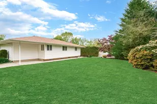 12 Joyce Ln, Commack, NY 11725 - Photo 23