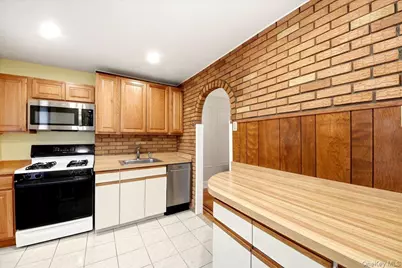 1432 Hobart Avenue, Bronx, NY 10461 - Photo 13