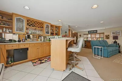 244 Mercury Street, East Meadow, NY 11554 - Photo 9