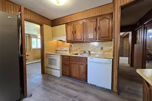 597 Woodland Dr, West Hempstead, NY 11550 - Photo 11