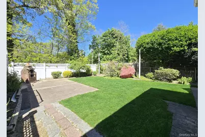 597 Woodland Drive, West Hempstead, NY 11550 - Photo 3