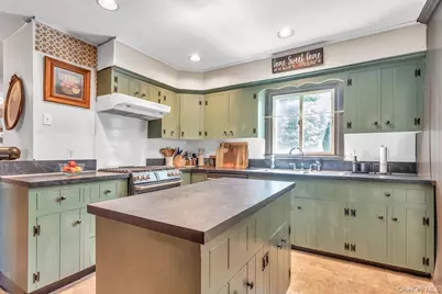 431 Cherry Avenue, West Sayville, NY 11796 - Photo 7