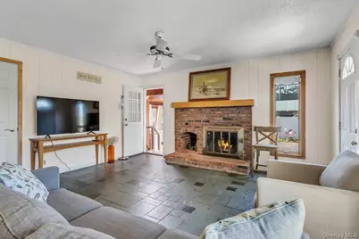 431 Cherry Avenue, West Sayville, NY 11796 - Photo 23