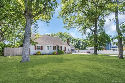 431 Cherry Avenue, West Sayville, NY 11796 - Photo 11