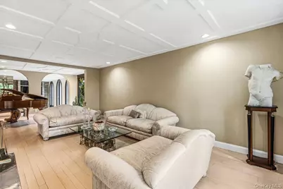 15470 Powells Cove Boulevard, Whitestone, NY 11357 - Photo 5