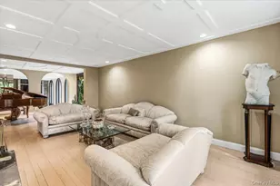 154-70 Powells Cove Blvd, Whitestone, NY 11357 - Photo 5