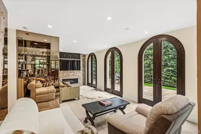 15470 Powells Cove Boulevard, Whitestone, NY 11357 - Photo 11