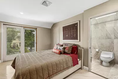 15470 Powells Cove Boulevard, Whitestone, NY 11357 - Photo 27
