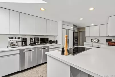 15470 Powells Cove Boulevard, Whitestone, NY 11357 - Photo 19
