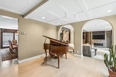 15470 Powells Cove Boulevard, Whitestone, NY 11357 - Photo 9
