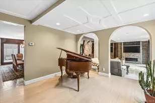 154-70 Powells Cove Blvd, Whitestone, NY 11357 - Photo 9