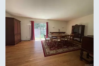 4 Cornwallis Road, East Setauket, NY 11733 - Photo 3