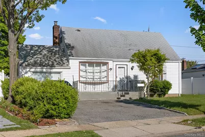 47 Cardinal Road, Levittown, NY 11756 - Photo 3
