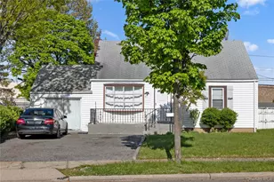 47 Cardinal Rd, Levittown, NY 11756 - Photo 5