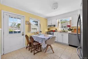 27 Spruce St, Islip, NY 11751 - Photo 13