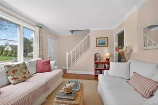 27 Spruce St, Islip, NY 11751 - Photo 7