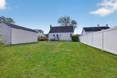 27 Spruce Street, Islip, NY 11751 - Photo 33