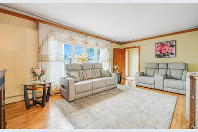 167 Shaw Avenue, Valley Stream, NY 11580 - Photo 15