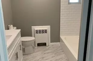 402 Leslie Ln, Uniondale, NY 11553 - Photo 11