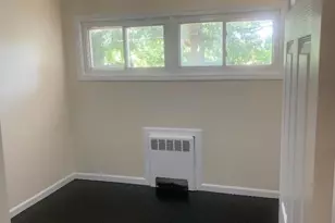 402 Leslie Ln, Uniondale, NY 11553 - Photo 9