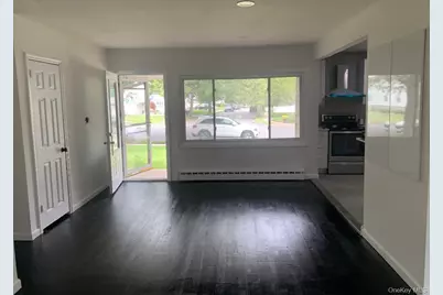 402 Leslie Lane, Uniondale, NY 11553 - Photo 5