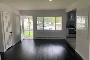 402 Leslie Ln, Uniondale, NY 11553 - Photo 5