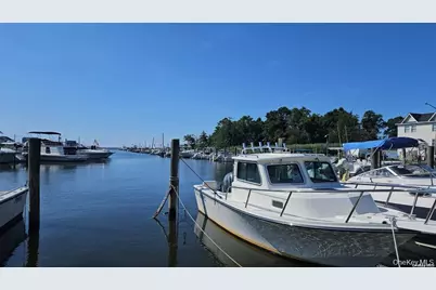 10 Phyllis Road, Mastic Beach, NY 11951 - Photo 21