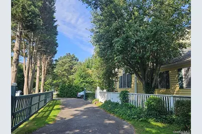 10 Phyllis Road, Mastic Beach, NY 11951 - Photo 17