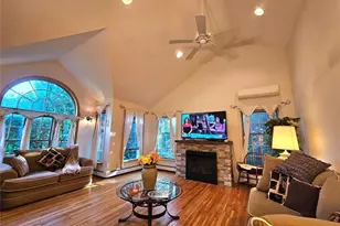 10 Phyllis Rd, Mastic Beach, NY 11951 - Photo 3