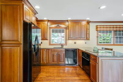 35 Pembrook Drive, Stony Brook, NY 11790 - Photo 9