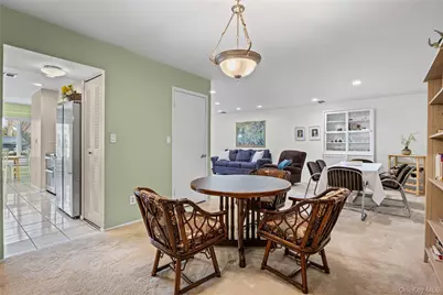 99 S Park Avenue #28, Rockville Centre, NY 11570 - Photo 3