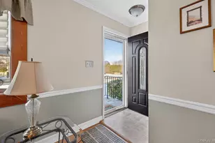 7 Greenbriar Ln, Hicksville, NY 11801 - Photo 5