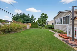 7 Greenbriar Ln, Hicksville, NY 11801 - Photo 35