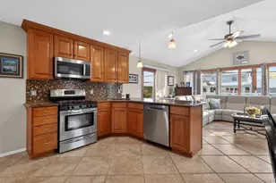 7 Greenbriar Ln, Hicksville, NY 11801 - Photo 11