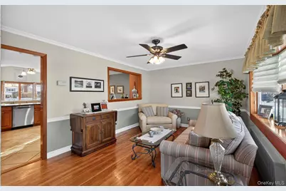 7 Greenbriar Lane, Hicksville, NY 11801 - Photo 7